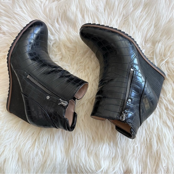 Women’s SOUL Naturalizer Haley wedge ankle bootie black croc print size 7.5M - Picture 9 of 11